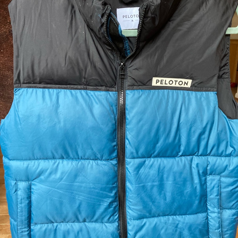 Peloton Puffer Vest VGUC